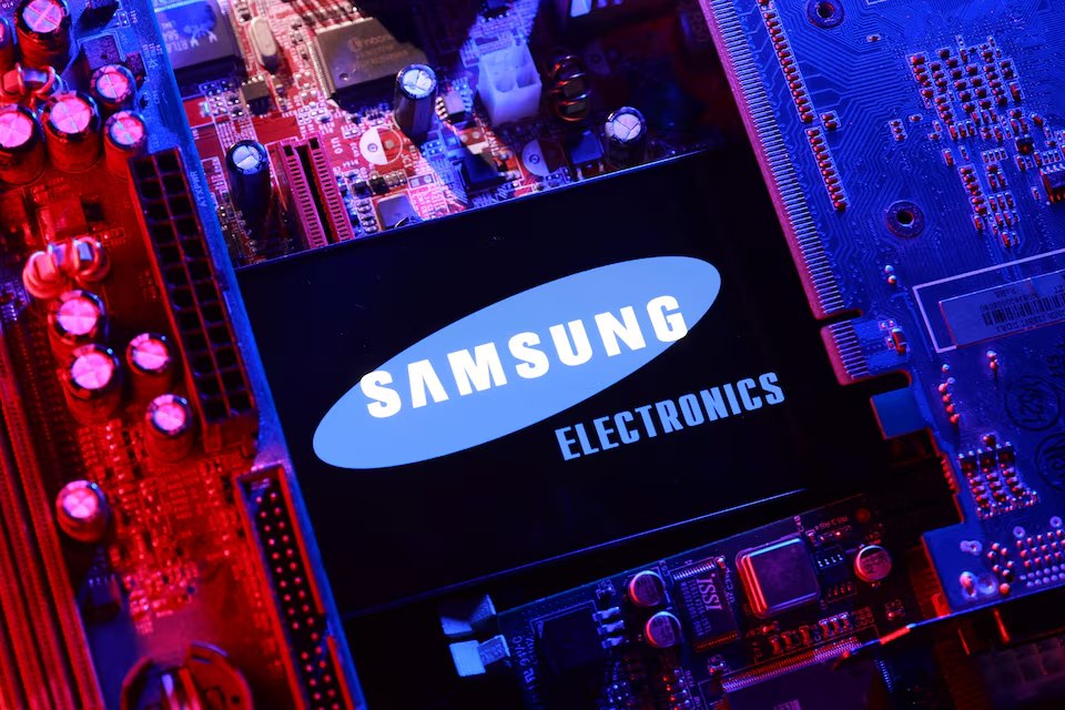 Seoul stock exchange trading halt samsung electronics stock drop chart crash nikkei 225 down