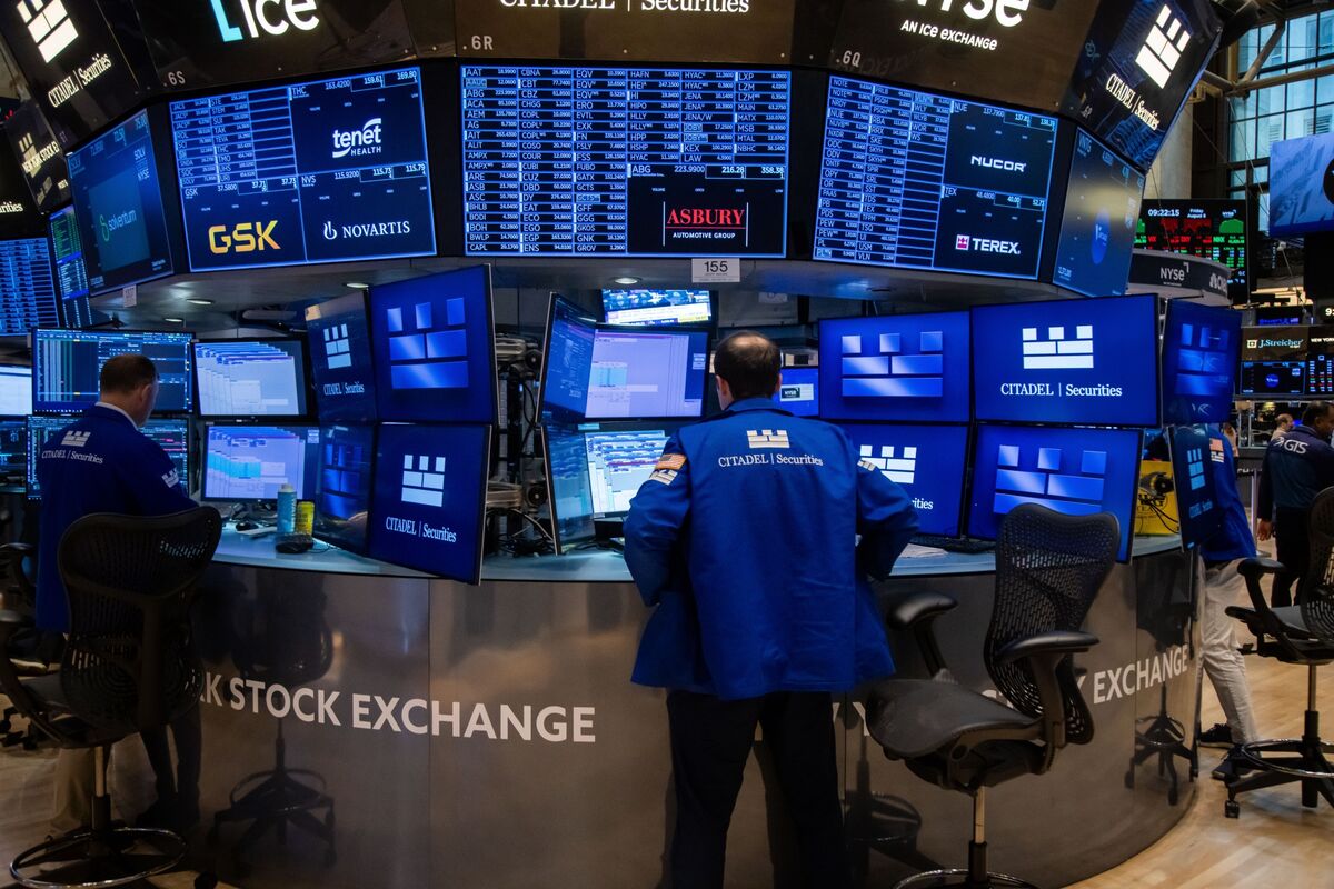 New York Stock Exchange wall street green stock market indicators nasdaq futures tech jpmorgan morgan stanley rally